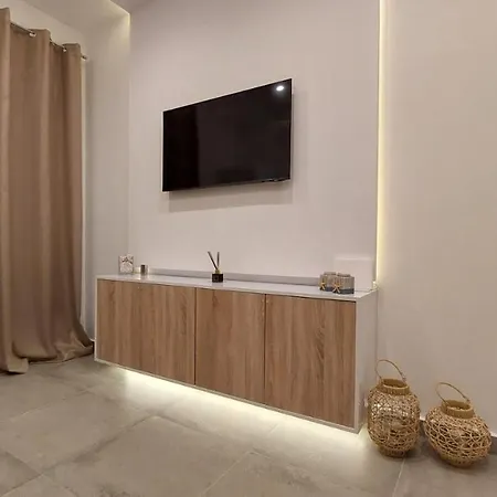 Apartment Oasis *